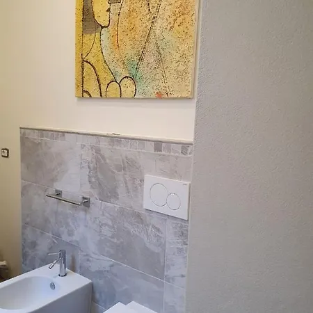 La Maison Du Mira Apartment