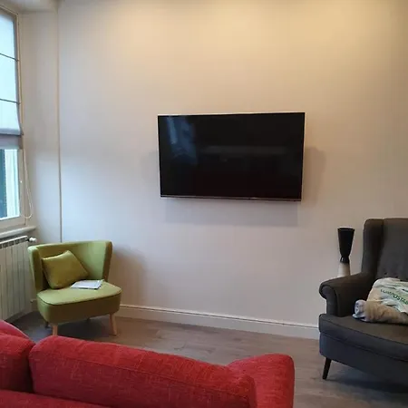 La Maison Du Mira Apartment