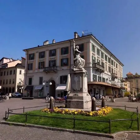 La Maison Du Mira Apartment Intra