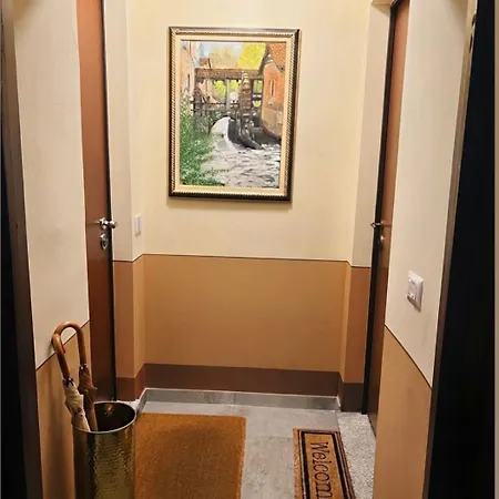 Apartman La Maison Du Mira Intra